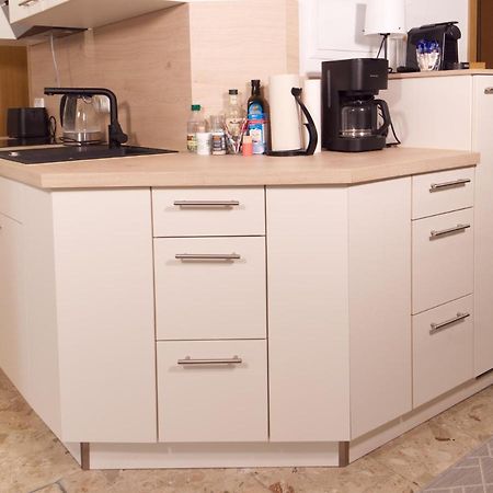 Bohnapartments Elisa - Wohlfuehlapartment Mit 2 Gratis Parkplaetzen Und 3 Schlafzimmern - Wlan - Vollausstattung Erfurt Bagian luar foto