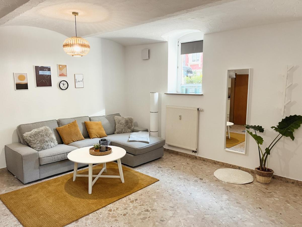 Bohnapartments Elisa - Wohlfuehlapartment Mit 2 Gratis Parkplaetzen Und 3 Schlafzimmern - Wlan - Vollausstattung Erfurt Bagian luar foto