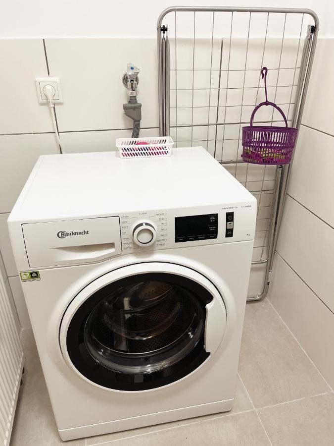 Bohnapartments Elisa - Wohlfuehlapartment Mit 2 Gratis Parkplaetzen Und 3 Schlafzimmern - Wlan - Vollausstattung Erfurt Bagian luar foto