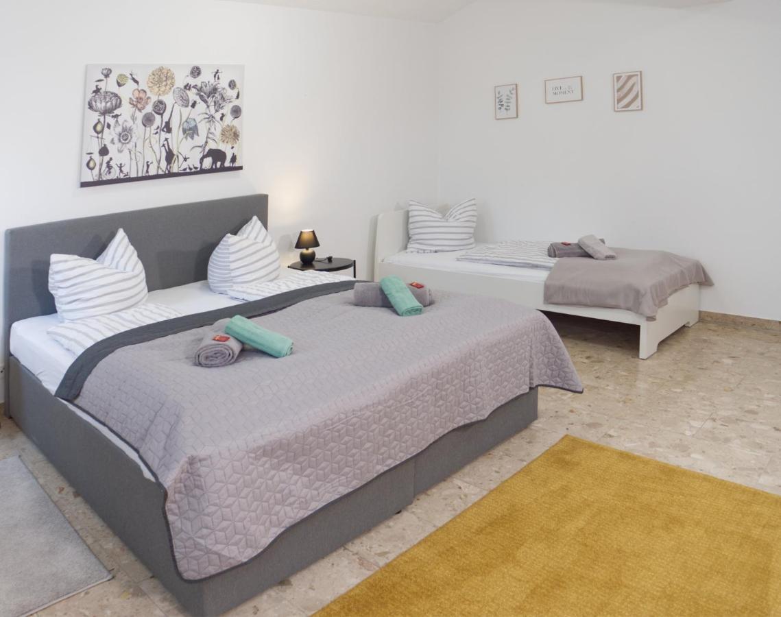 Bohnapartments Elisa - Wohlfuehlapartment Mit 2 Gratis Parkplaetzen Und 3 Schlafzimmern - Wlan - Vollausstattung Erfurt Bagian luar foto