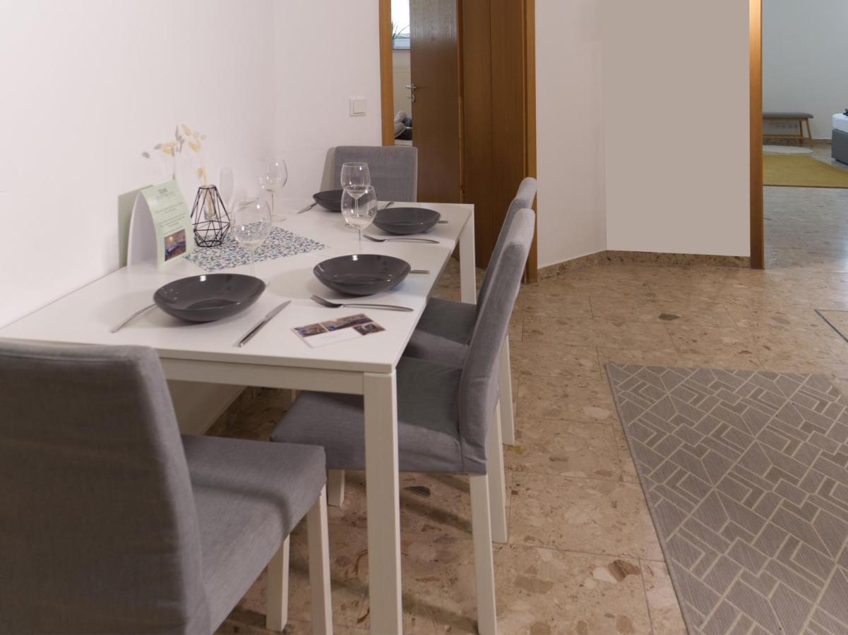 Bohnapartments Elisa - Wohlfuehlapartment Mit 2 Gratis Parkplaetzen Und 3 Schlafzimmern - Wlan - Vollausstattung Erfurt Bagian luar foto